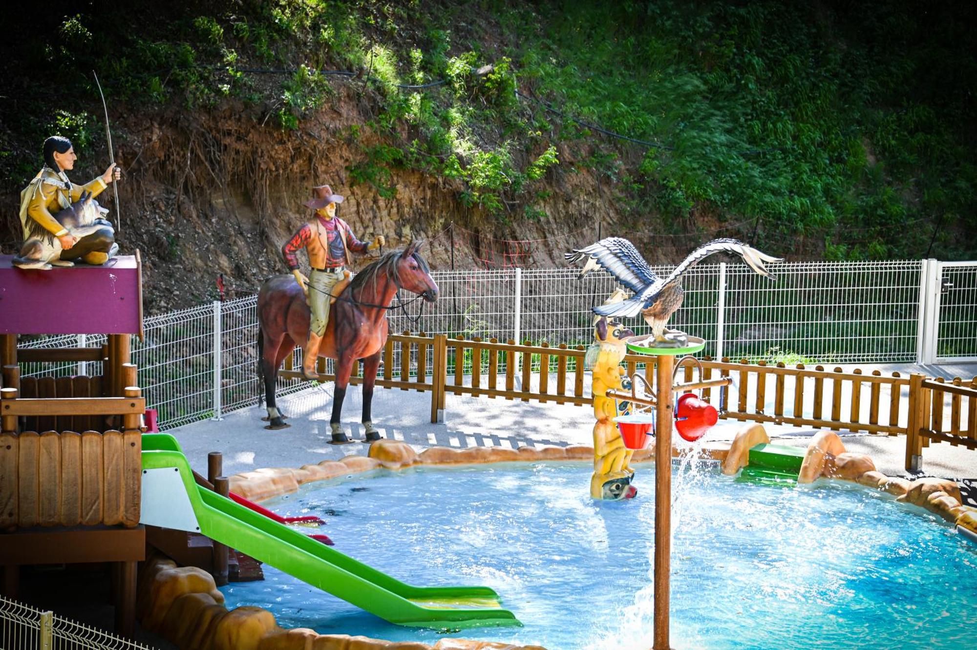 Camping Le Colorado Rustrel Εξωτερικό φωτογραφία